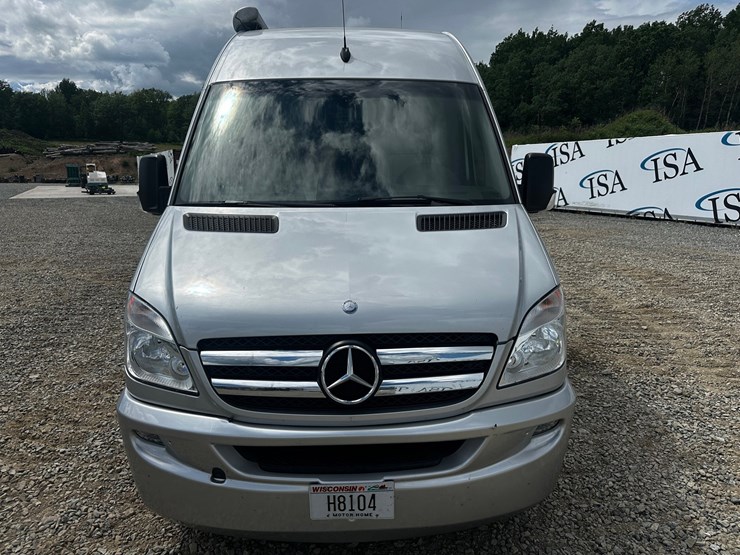 #2492-•-2014-mercedes-benz-airstream-motorhome-image-8