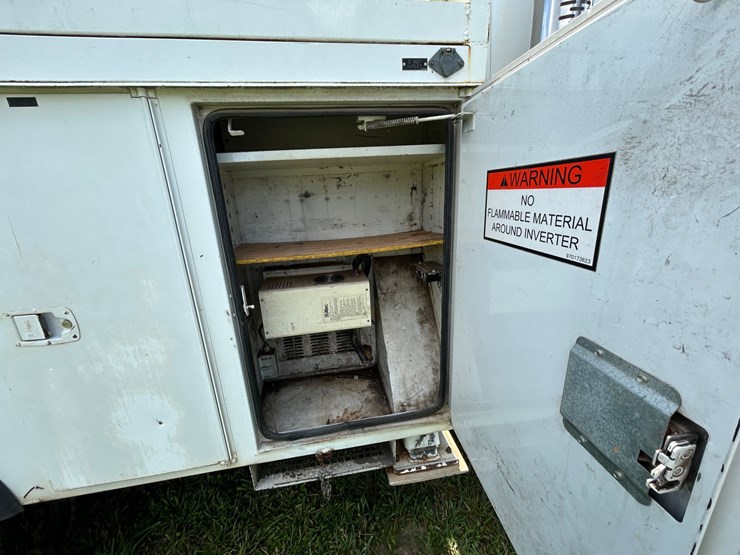#1091-•-2010-freightliner-bucket-truck-image-27