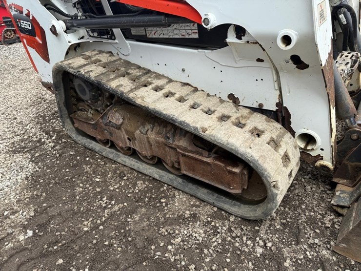 2022-bobcat-t550-image-13