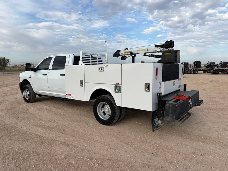 2024-dodge-3500-image-4