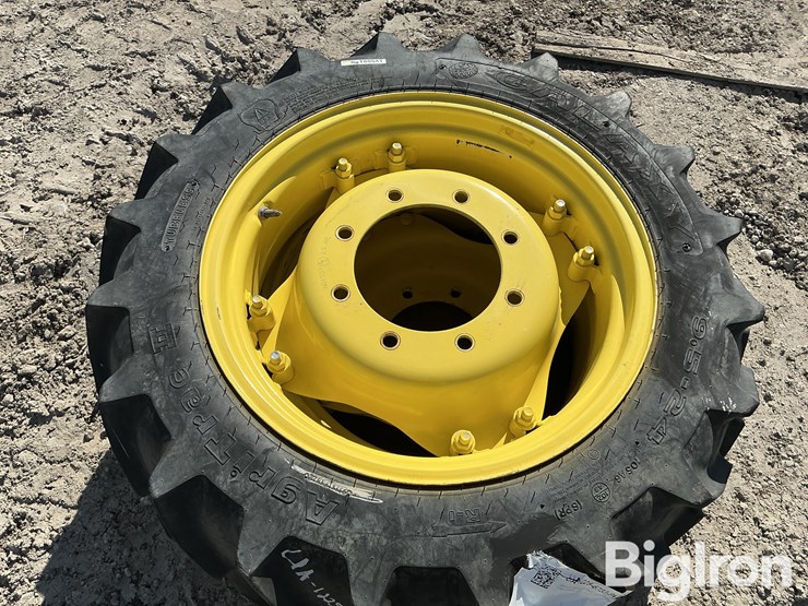 john-deere-24-image-9