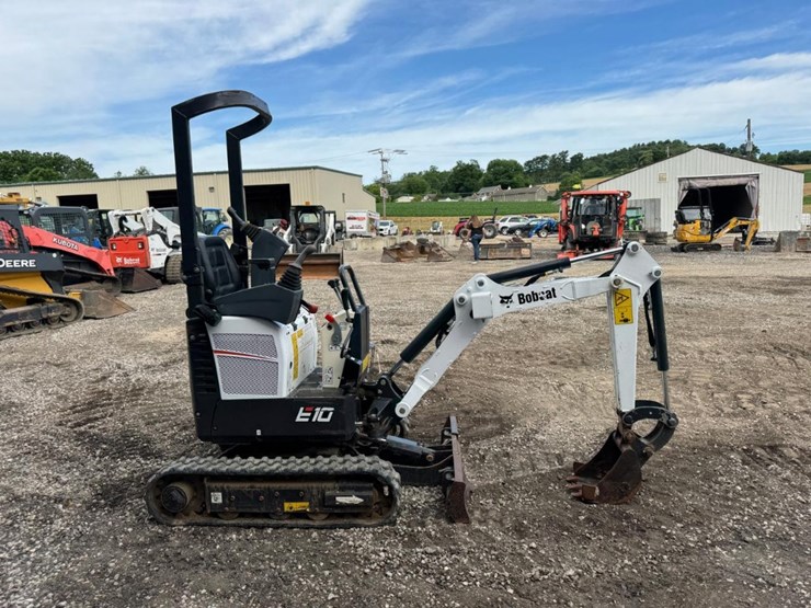 2022-bobcat-e10-image-7