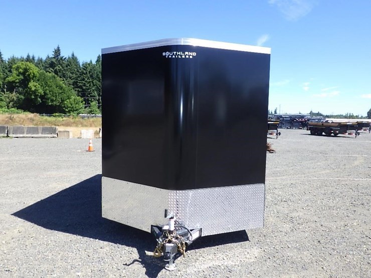 2026-royal-lcht35-7.516v-86-t/a-enclosed-trailer-image-2