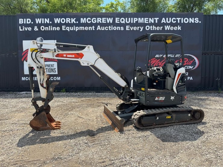 2023-bobcat-e35i-image-1