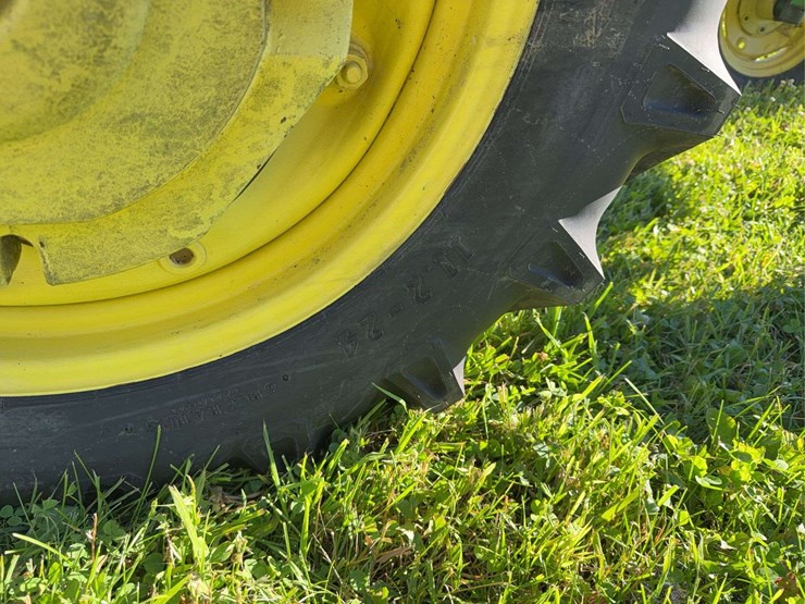 john-deere-320s-image-14
