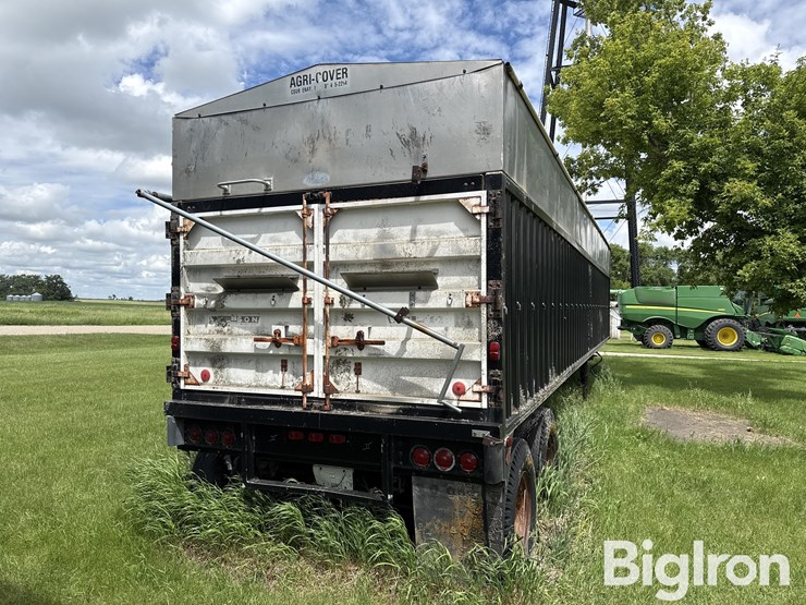 1971-wilson-grain-trailer-image-6