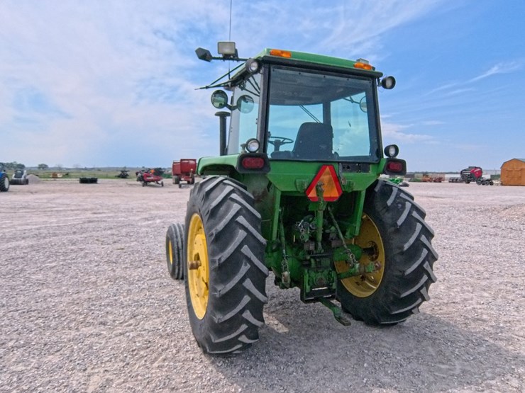 john-deere-4430-image-2