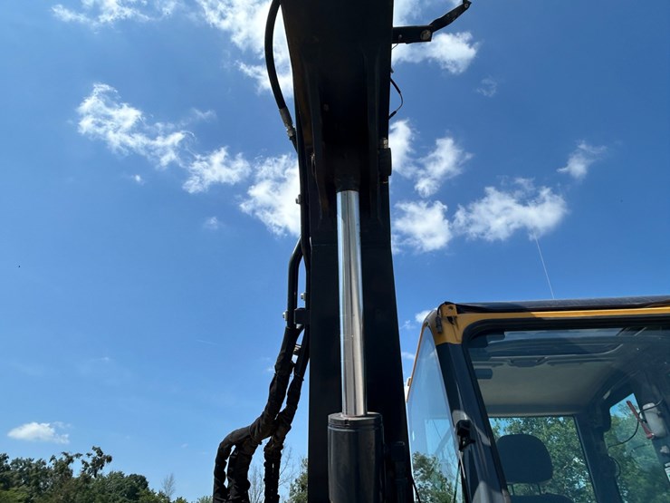 2022-deere-75g-image-19