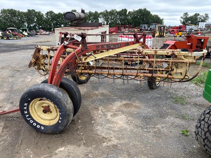 new-holland-258-image-5