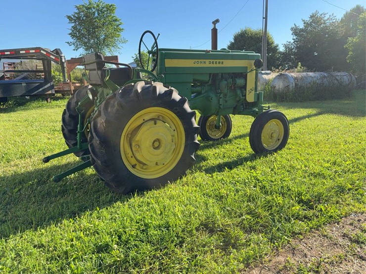 john-deere-320s-image-2