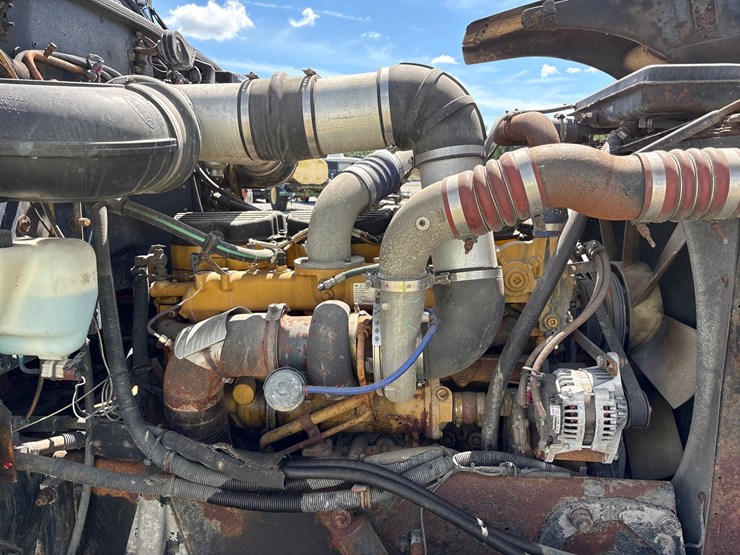 2000-peterbilt-377-image-49