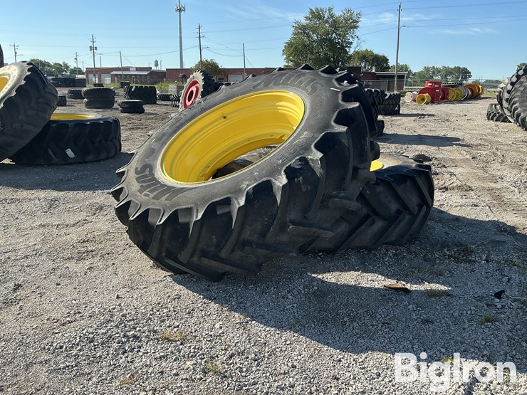deere-tires-image-1