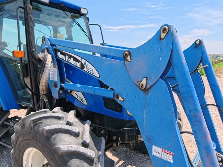 2004-new-holland-tl100a-image-74