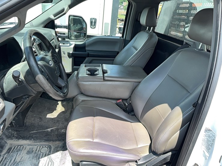 2020-ford-f350-image-11