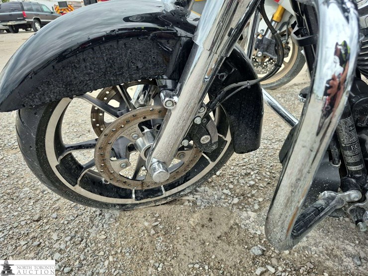 non-operable-2022-harley-davidson-street-glide-image-8