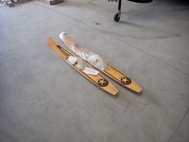 starfire-water-skis-image-5
