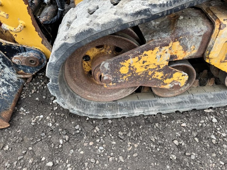 2023-caterpillar-259d3-image-14