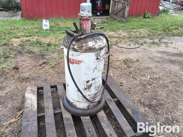 balcrank-2854-50:1-pneumatic-piston-grease-pump-image-1