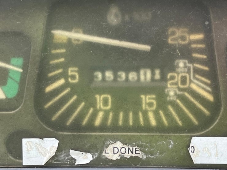 ford-7610-image-24