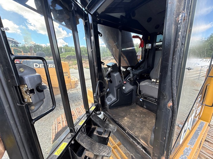 2014-caterpillar-501-image-69