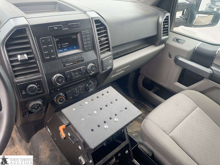 2017-ford-f150-image-12