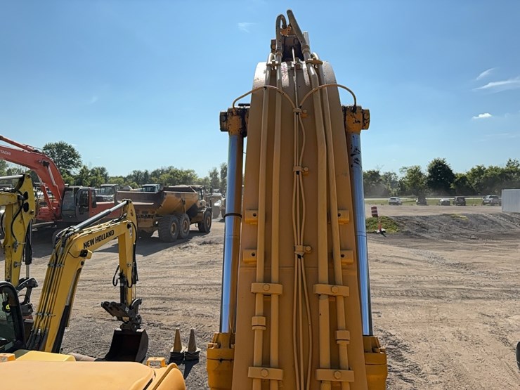 deere-230-lc-image-17