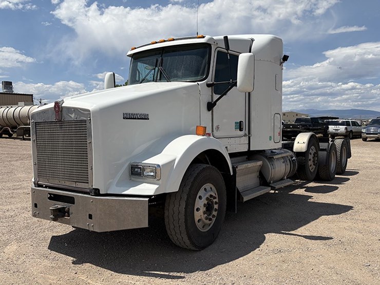 2017-kenworth-t800-image-1