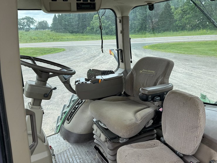 john-deere-8310-image-16