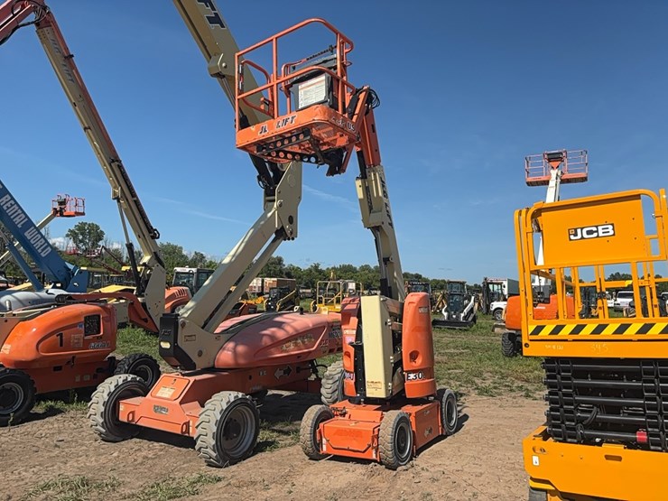 jlg-e300aj-image-1