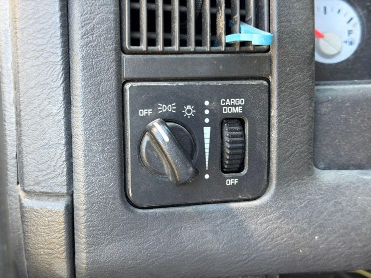 2005-dodge-1500-image-21