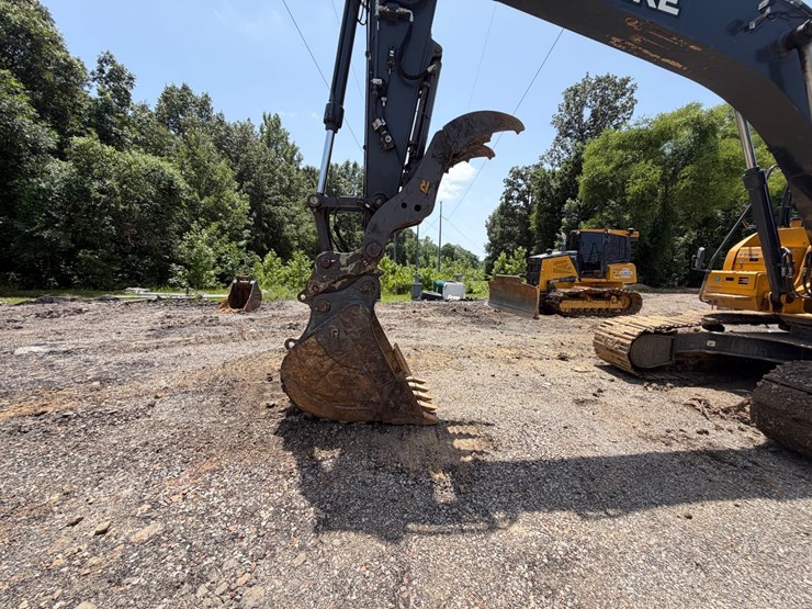 2020-deere-210g-image-2