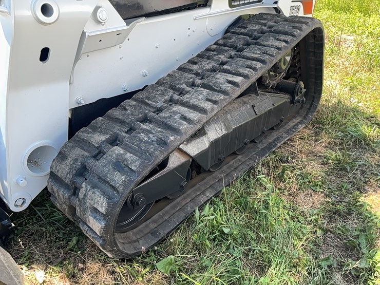 2019-bobcat-t870-image-12