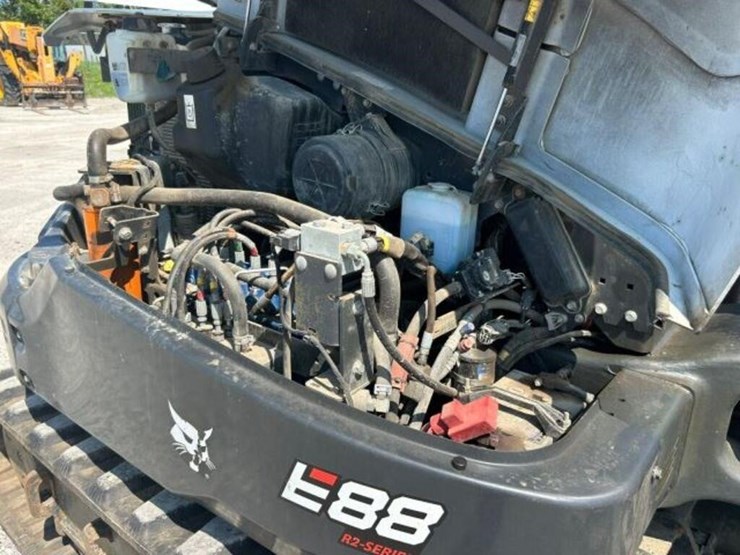 2022-bobcat-e88-image-35