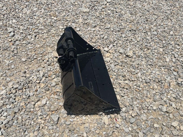 22”-mini-excavator-ditching-bucket-image-4