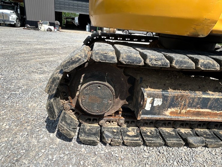 2022-deere-75g-image-13
