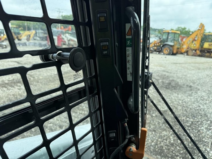 2024-bobcat-s650-image-22