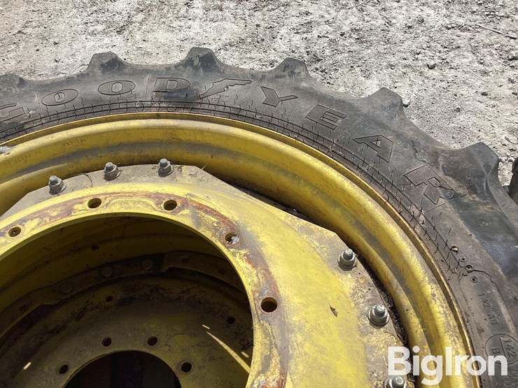 john-deere-8370r-image-11