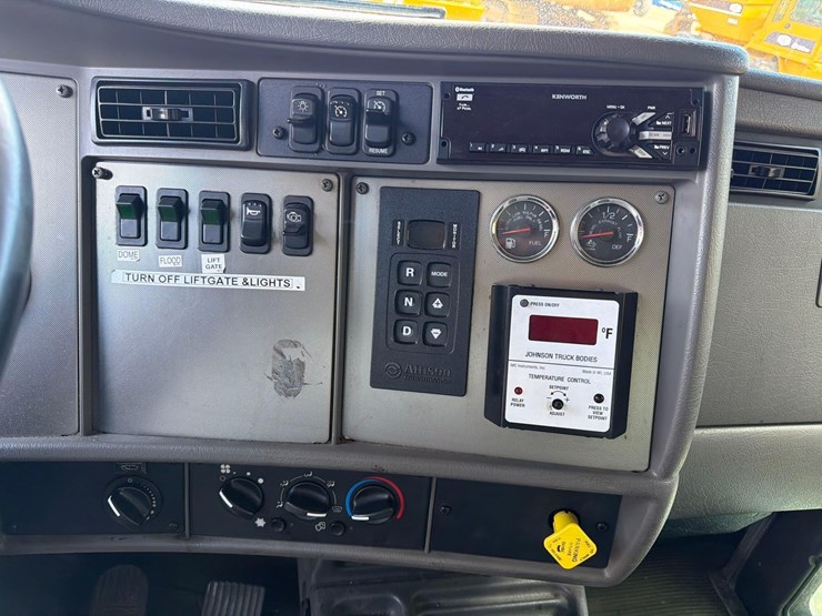 2014-kenworth-t370-image-15