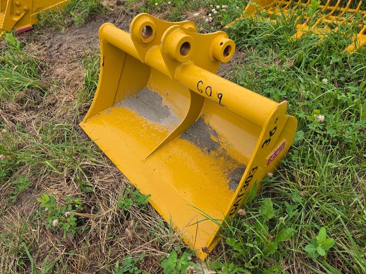caterpillar-303-image-1