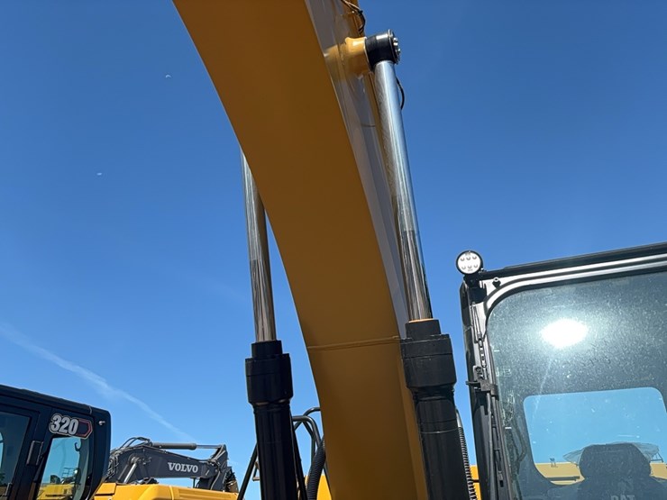caterpillar-320gc-image-18
