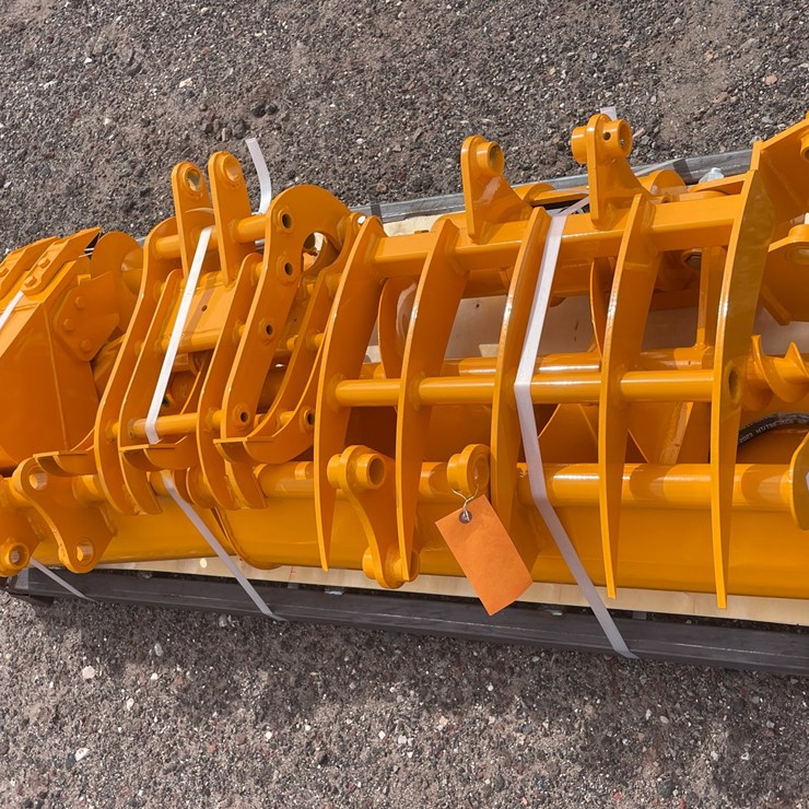 #1338 • (8) CAT 301 Excavator Attachment, GIYI, 2026, Unused