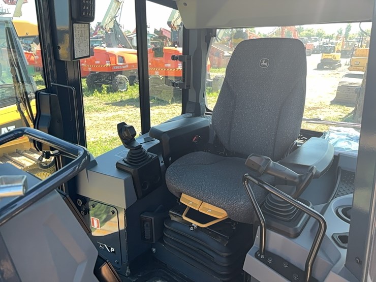 2026-deere-650-lgp-image-18