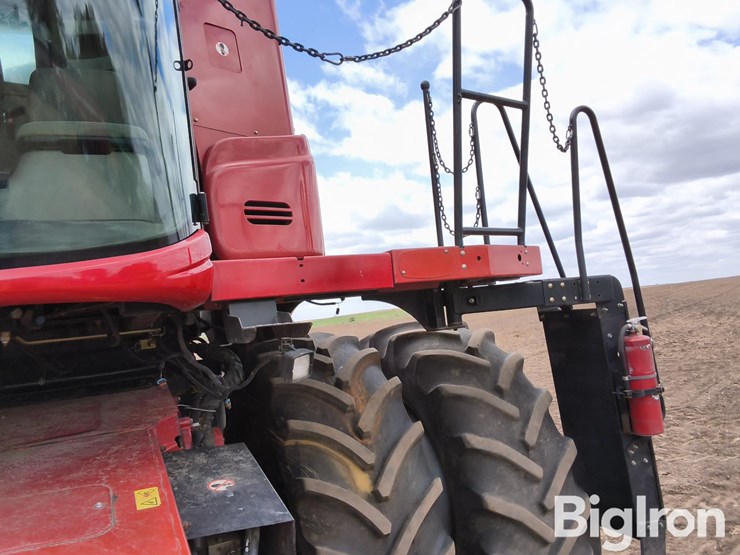 2013-case-ih-8230-image-12