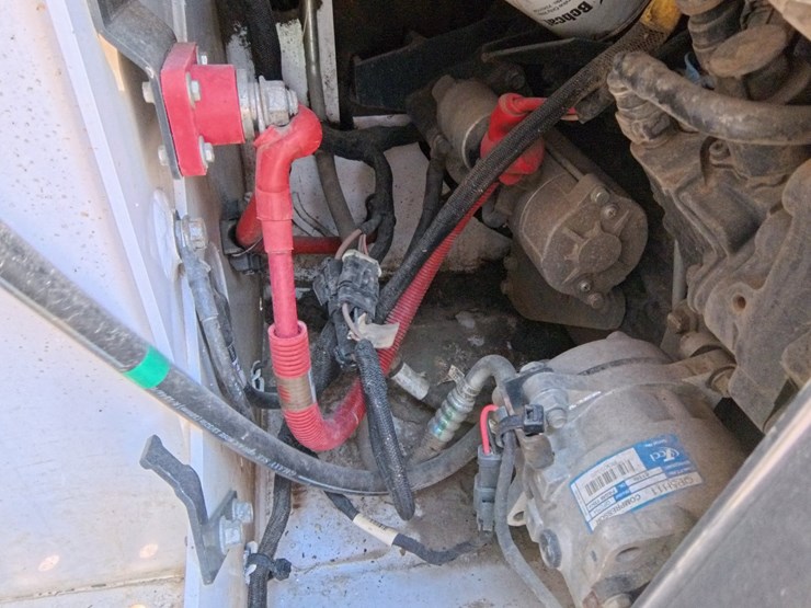 2021-bobcat-t64-image-26