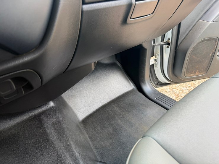 2019-chevrolet-silverado-1500-image-28