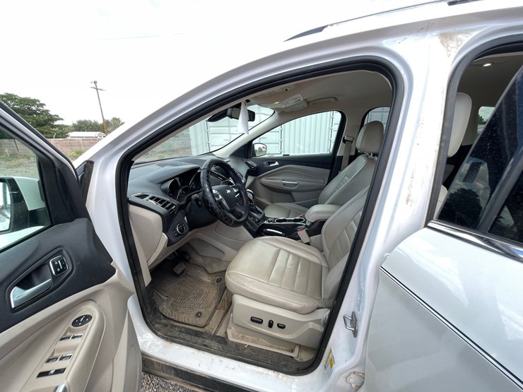2016-ford-escape-image-52