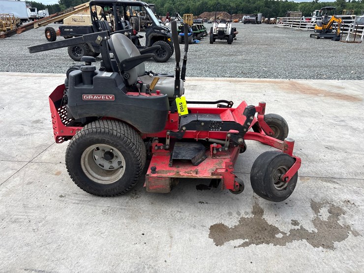 #5102-•-gravely-zt-5400-lawn-mower-image-6