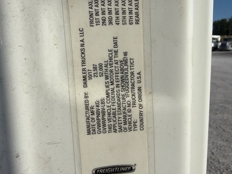 2018-freightliner-cascadia-125-image-30