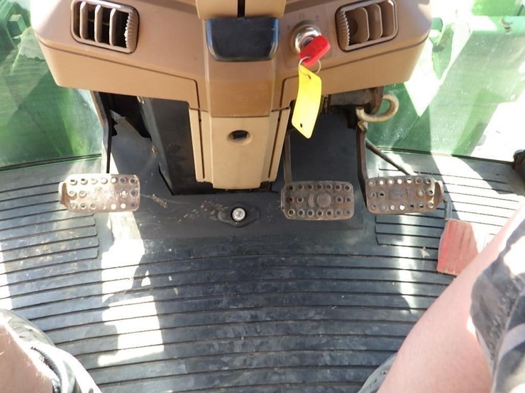 john-deere-tractor-loader-image-32