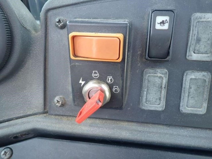 2009-deere-310sj-image-15